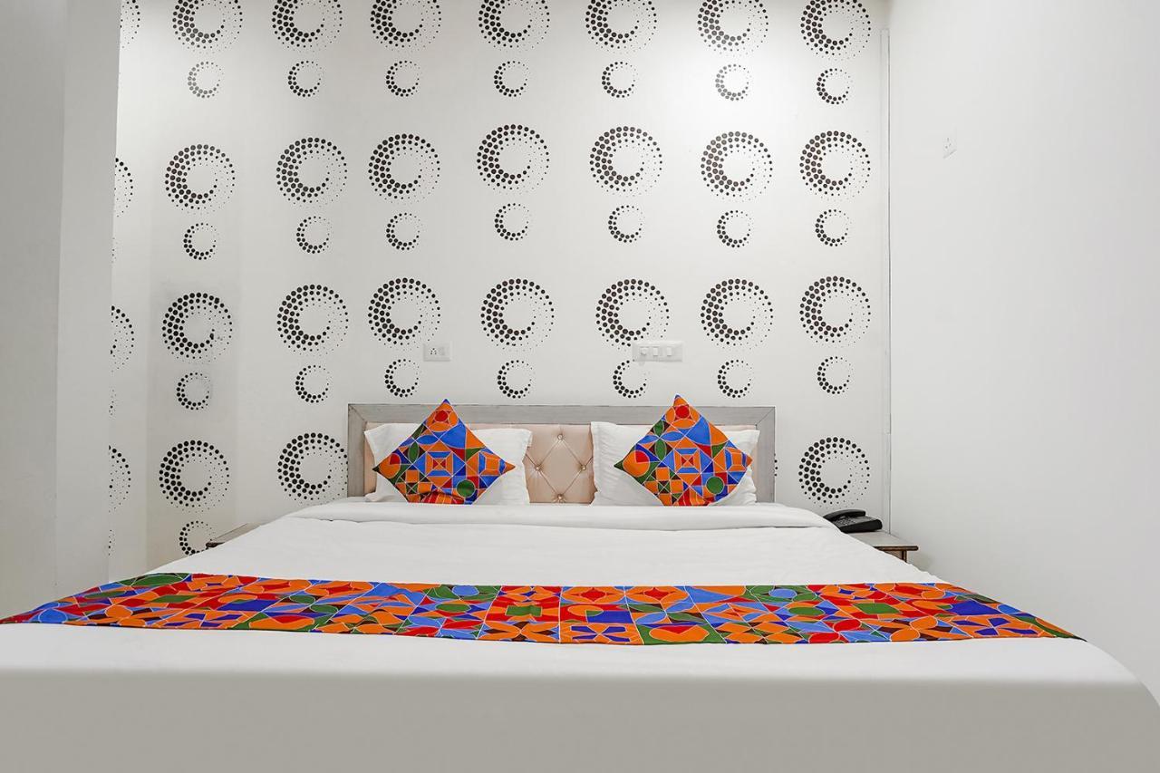 Fabhotel Siddhi Benares Buitenkant foto