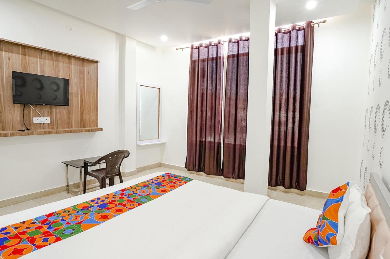 Fabhotel Siddhi Benares Buitenkant foto
